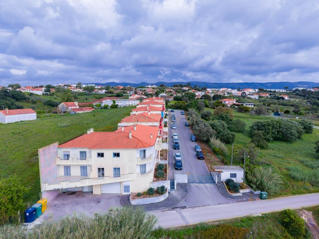 🌿 Oportunidade Única: T3 em Condomínio Fechado com Vista Deslumbrante e Máxima Tranquilidade! - Image 3