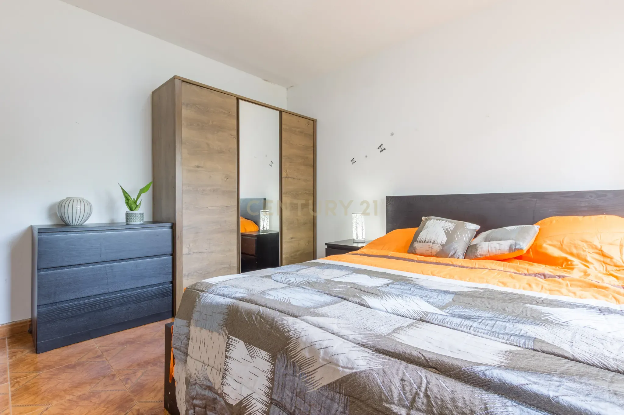 Apartamento T1 em Cidade Sol, Santo António Charneca - Image 5