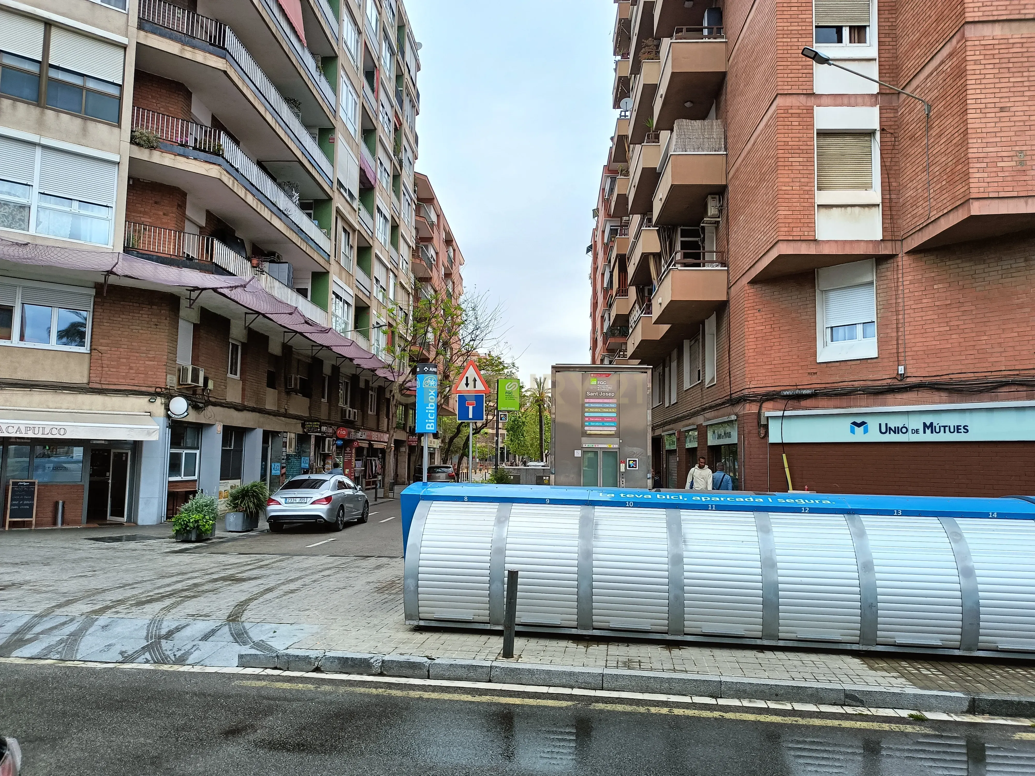 Local Comercial em Barcelona com Acessibilidade e Potencial - Image 10