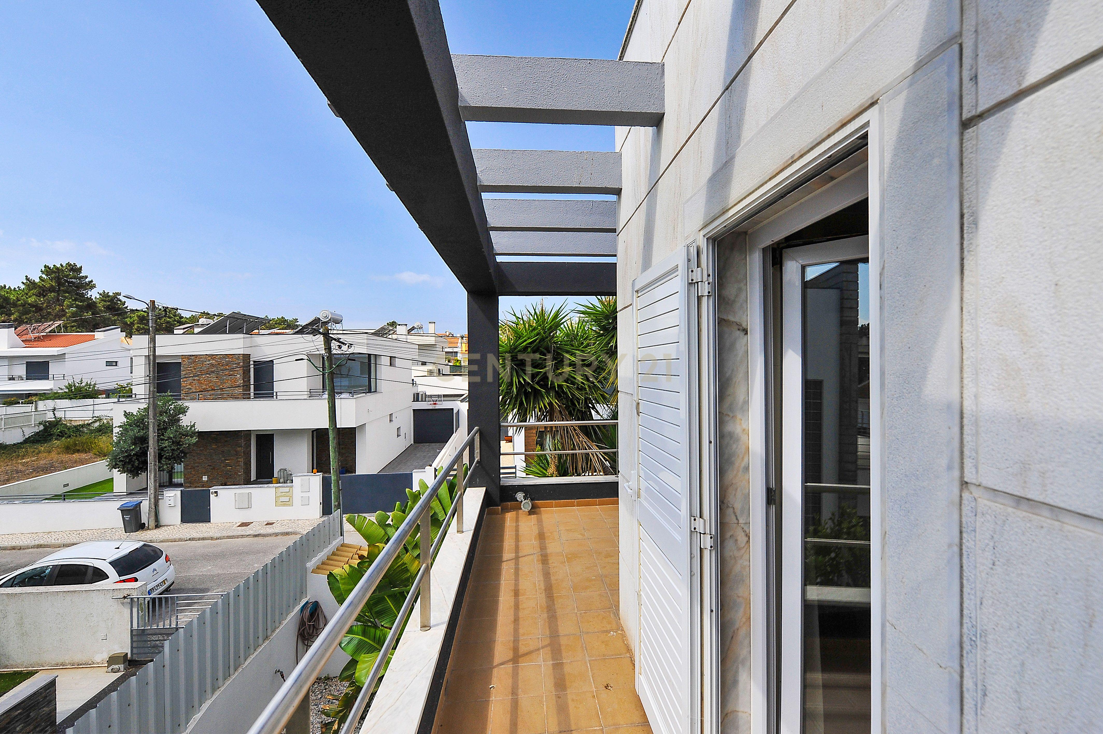Moradia Isolada T4 Piscina e Cave - Image 29