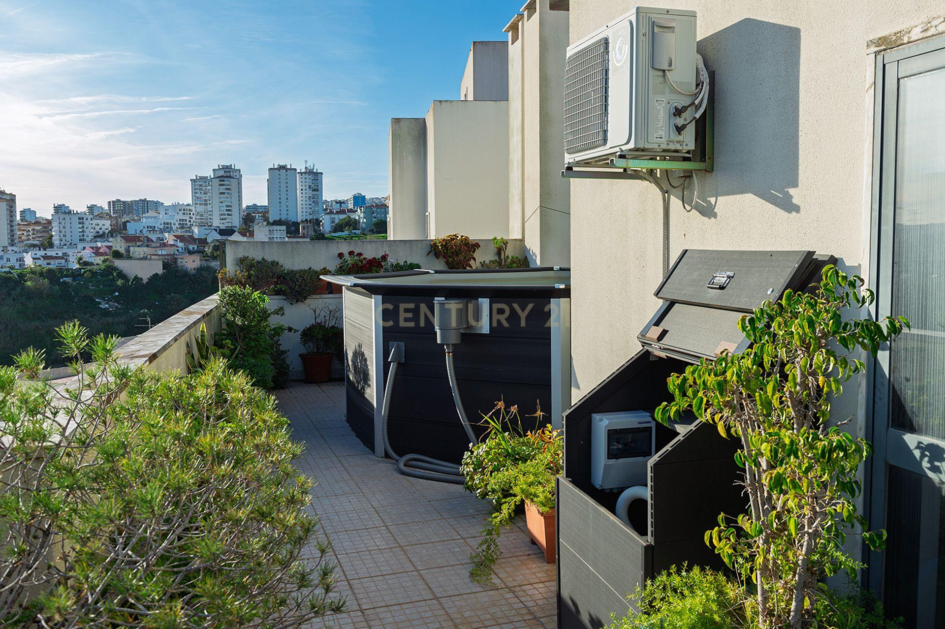 Apartamento T3 em Odivelas com Piscina e Estacionamento para 4 carros - Image 11