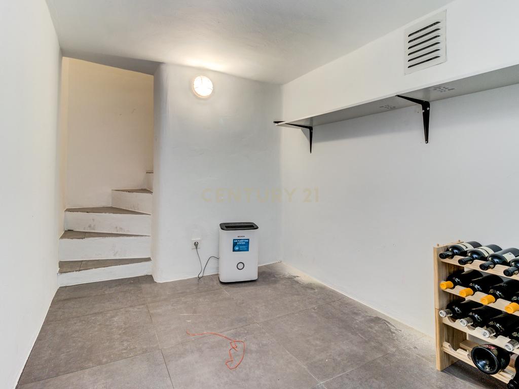 Moradia T4+1 com piscina, terraço e garagem  perto da praia - Image 39