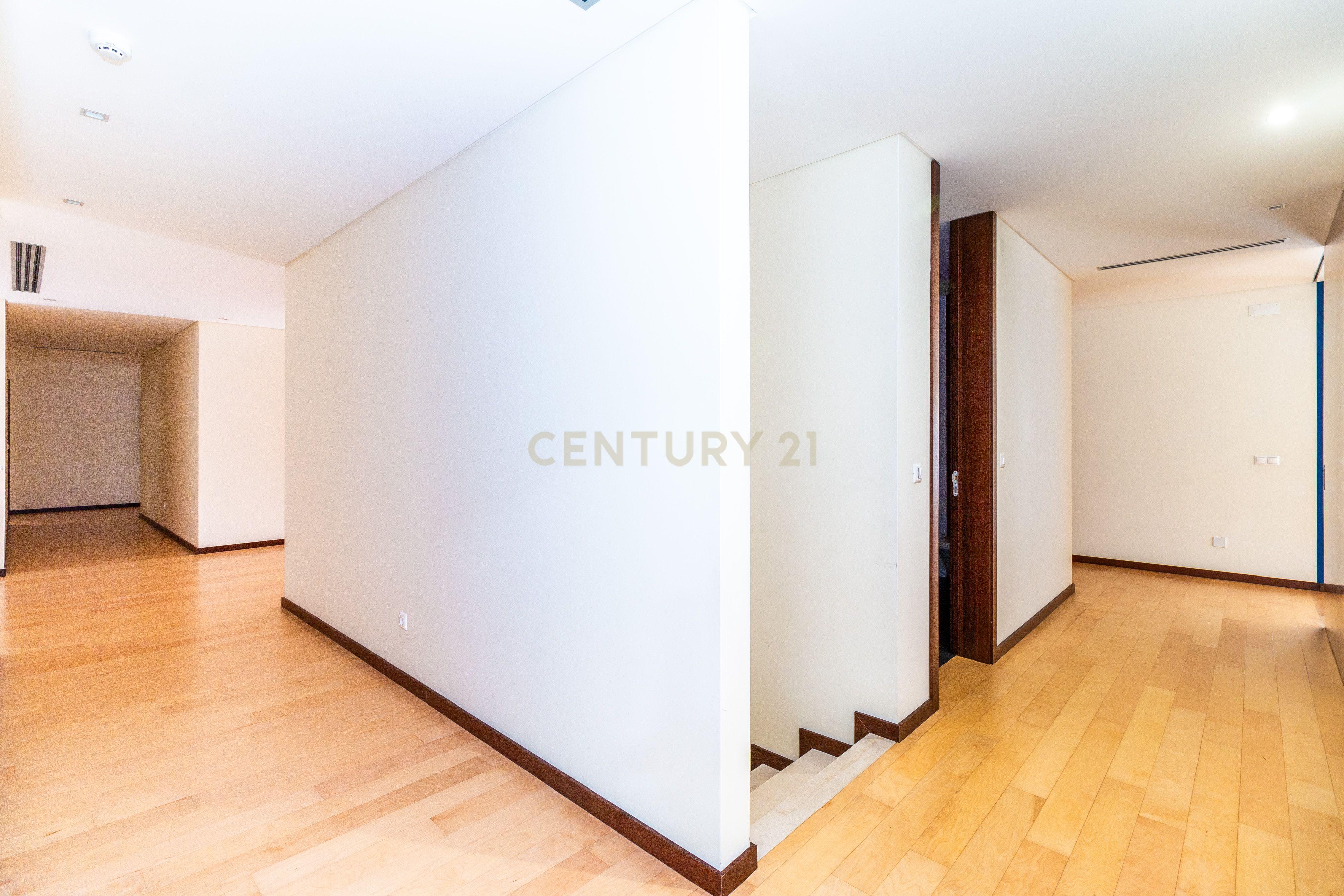 Excelente Moradia T5 terrea - Image 38