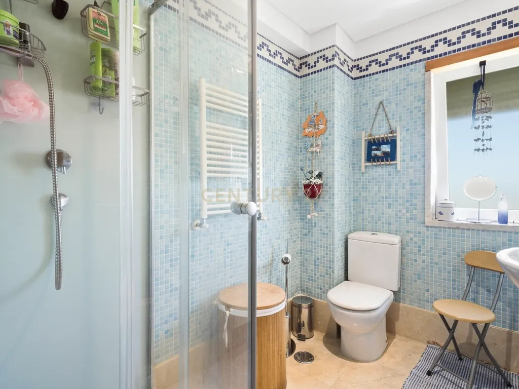Apartamento T3 com 2 varandas, suíte e garagem no Cacém - Image 18