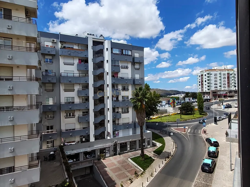 T2 Remodelado com Elevador | 86 m² | Aranguês – Setúbal - Image 24