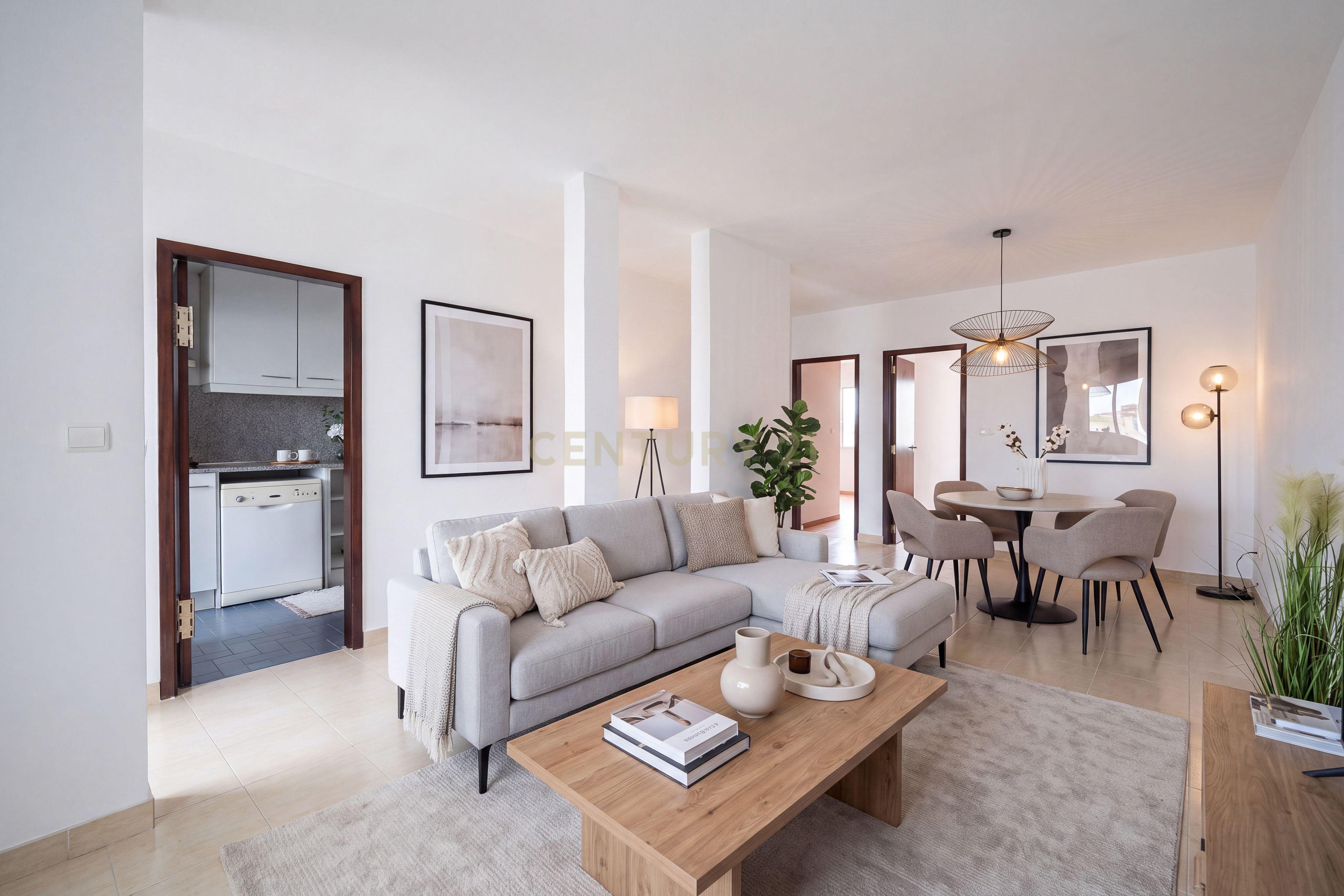Fotografia 6 de Apartamento T2 no 7.º andar com vista desafogada, marquise e despensa em Santo António dos Cavaleiros