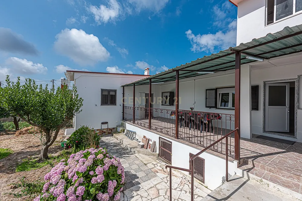 Alojamento Estudantil LÁ-SALETTE ( quarto Melro Azul 11m2 ) - Image 23