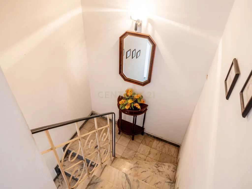 Moradia com 3 Quartos, Quintal e Terraço – Excelente Localização em Albufeira - Image 17