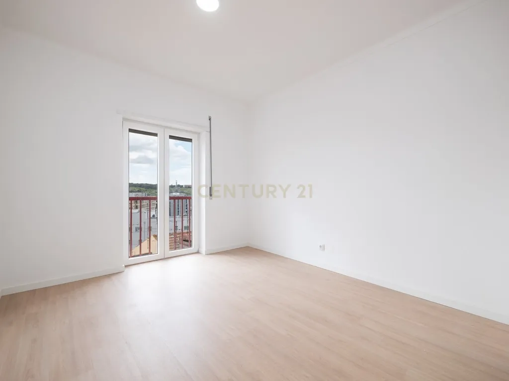 Apartamento para venda na rua de aveiro - 3 Quartos e 3 WC - Image 15
