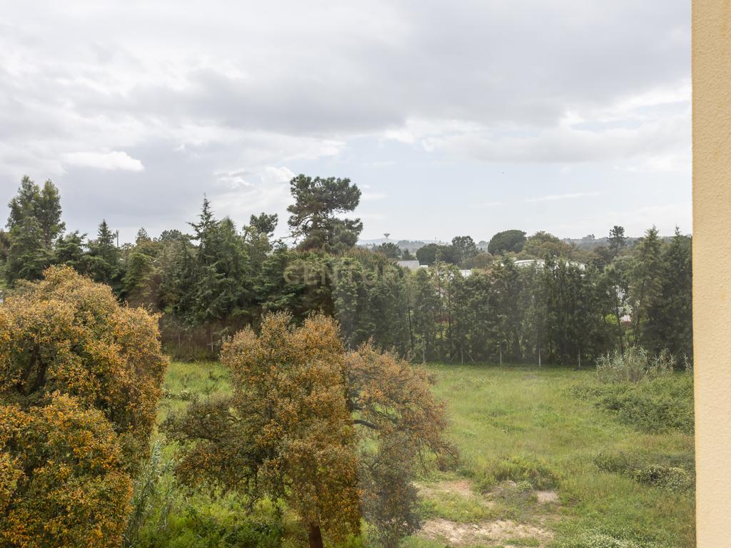 Apartamento T3 com Garagem e Arrecadação em Alhos Vedros - Image 14