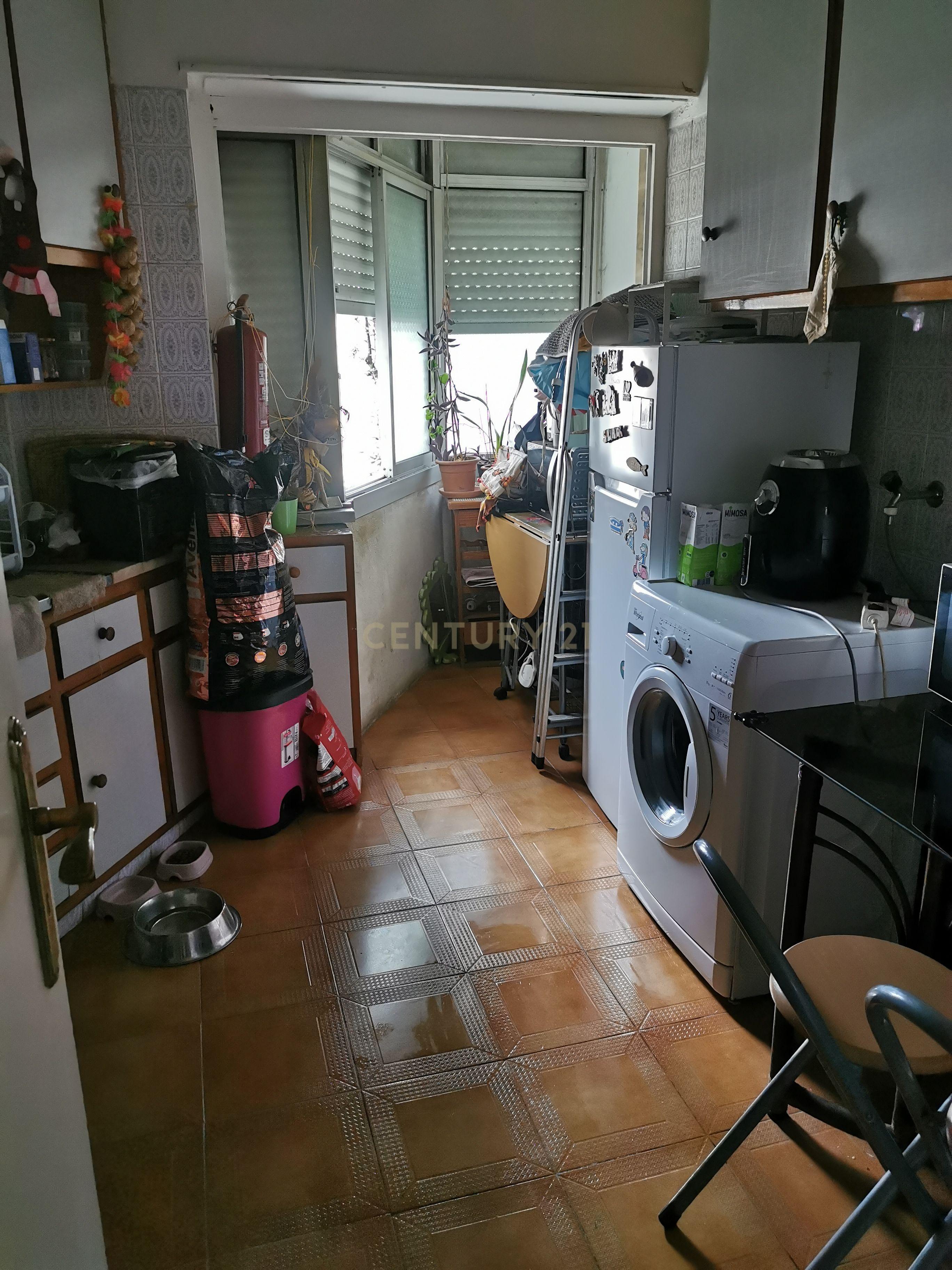 Apartamento T1 em Oeiras: Localização Privilegiada e Aconchegante - Image 10