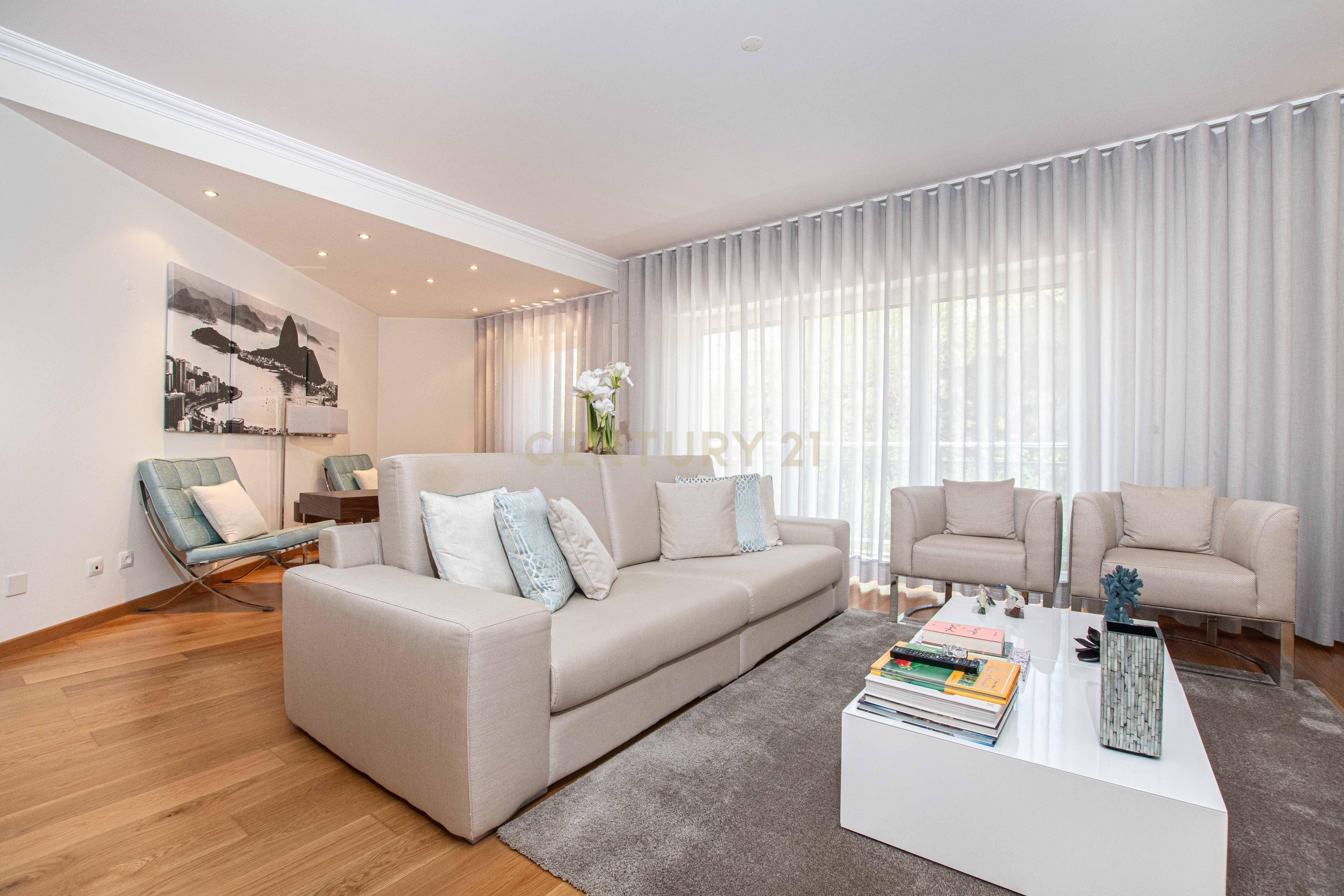 Fotografia 4 de Apartamento T3 no Areeiro – Elegância, Conforto e Localização Privilegiada