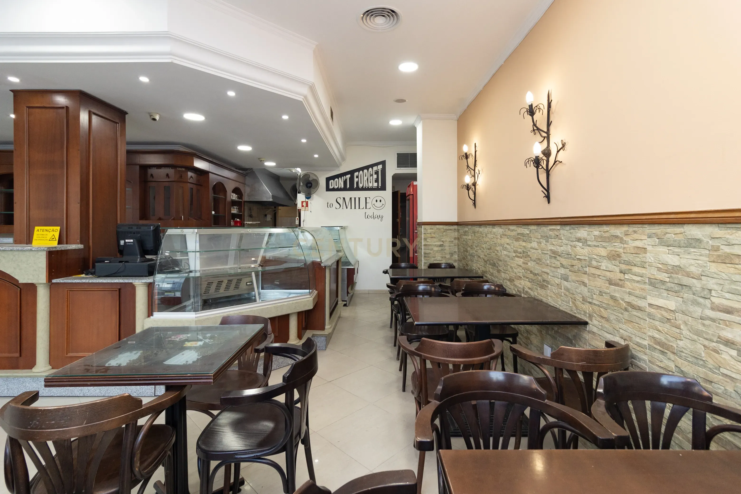 Pastelaria/Snack-bar/ Restaurante Casal do Marco - Image 11
