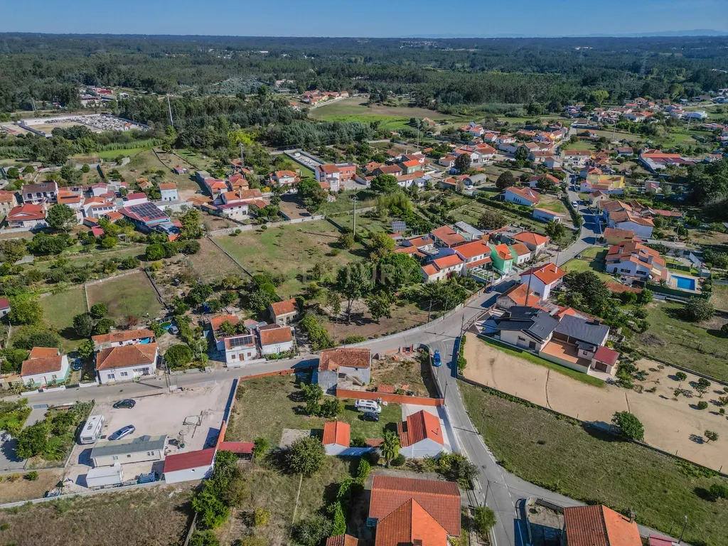 Moradia para renovar com 605 m2 de terreno em Santana, Figueira da Foz. - Image 12