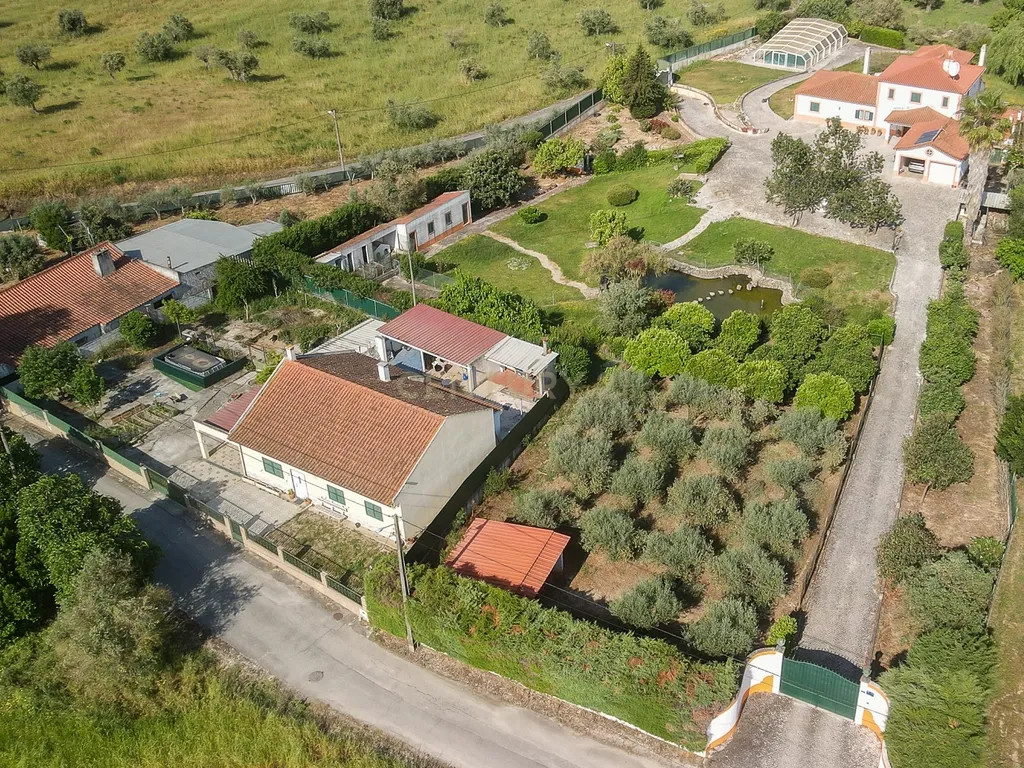 Moradia de sonho com Piscina, 7 Divisões e com Terreno 8461 m2 – Excelente Localização, a 40 minutos de Lisboa ! - Image 7
