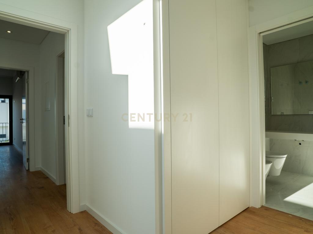 Moradia T4 – Empreendimento Sky City -  Serra de Carnaxide - Image 33