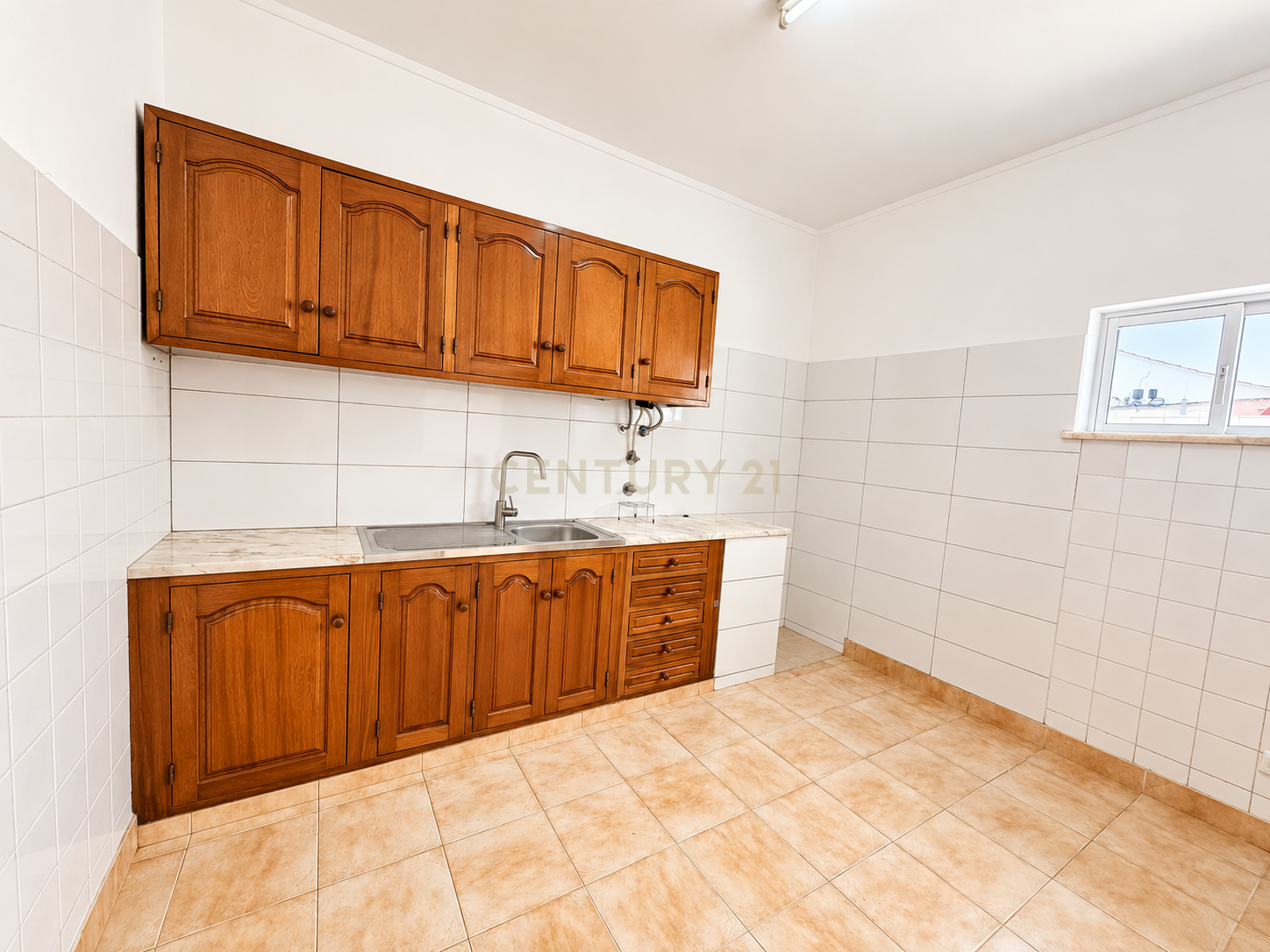 Fotografia 11 de Uma casa com alma portuguesa, espaço exterior e Lagos mesmo ali ao lado.