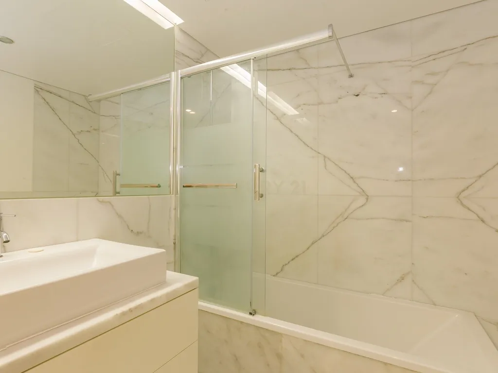 Excelente apartamento T2 em Avenidas Novas, Lisboa - Image 23