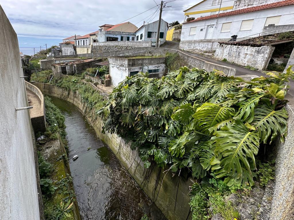 Casa para Recuperar em Angra do Heroísmo - Image 4
