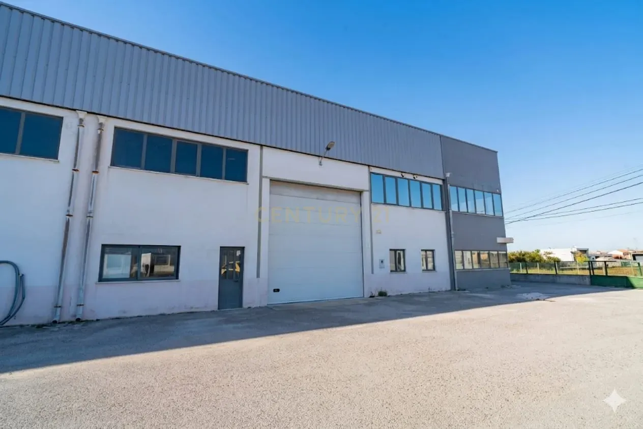 Fotografia 3 de Armazém Funcional com Área Administrativa,  Zona Industrial da Moita