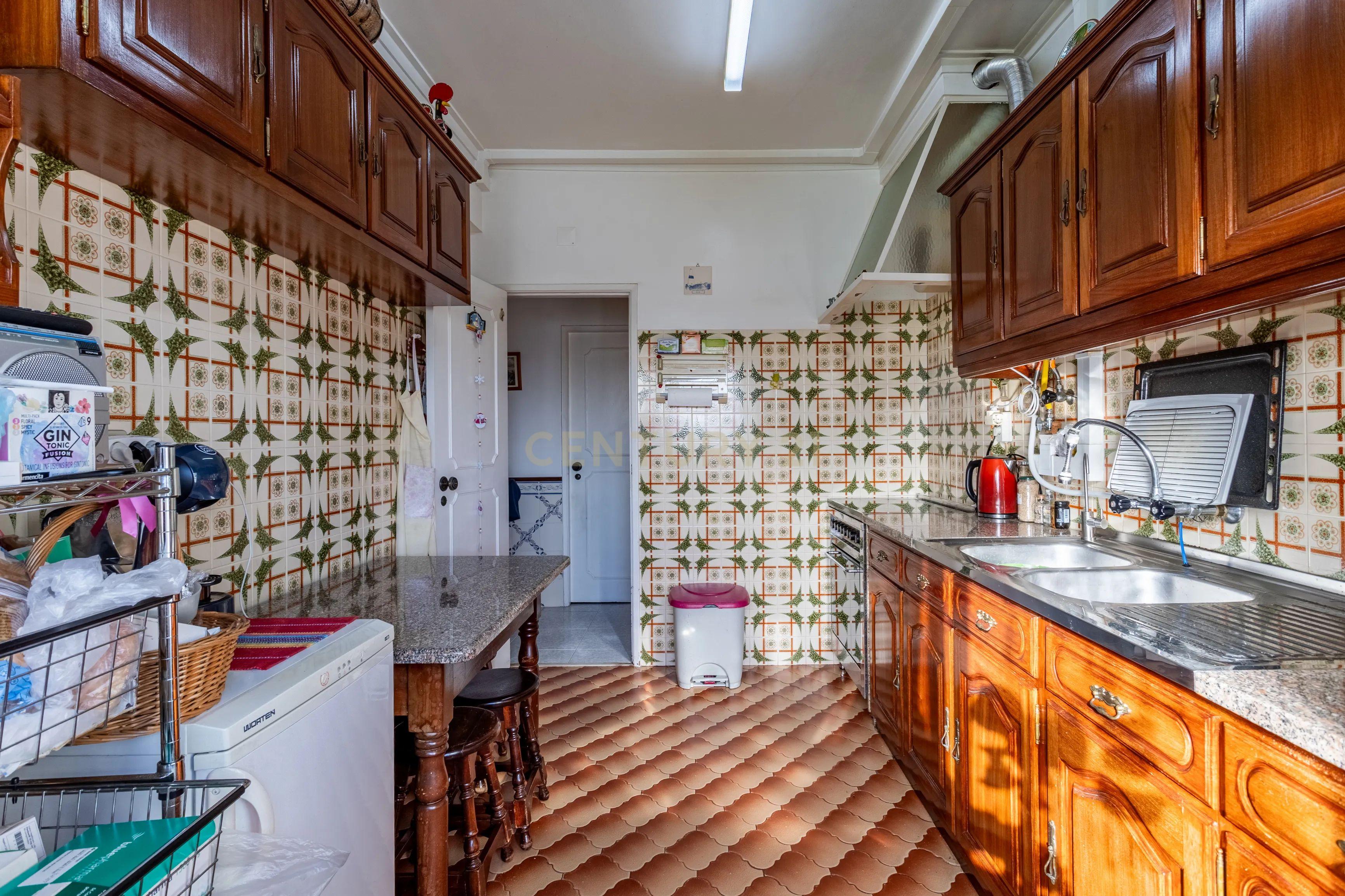 Fotografia 9 de Apartamento T3 com garagem Box em Algueirão Mem Martins