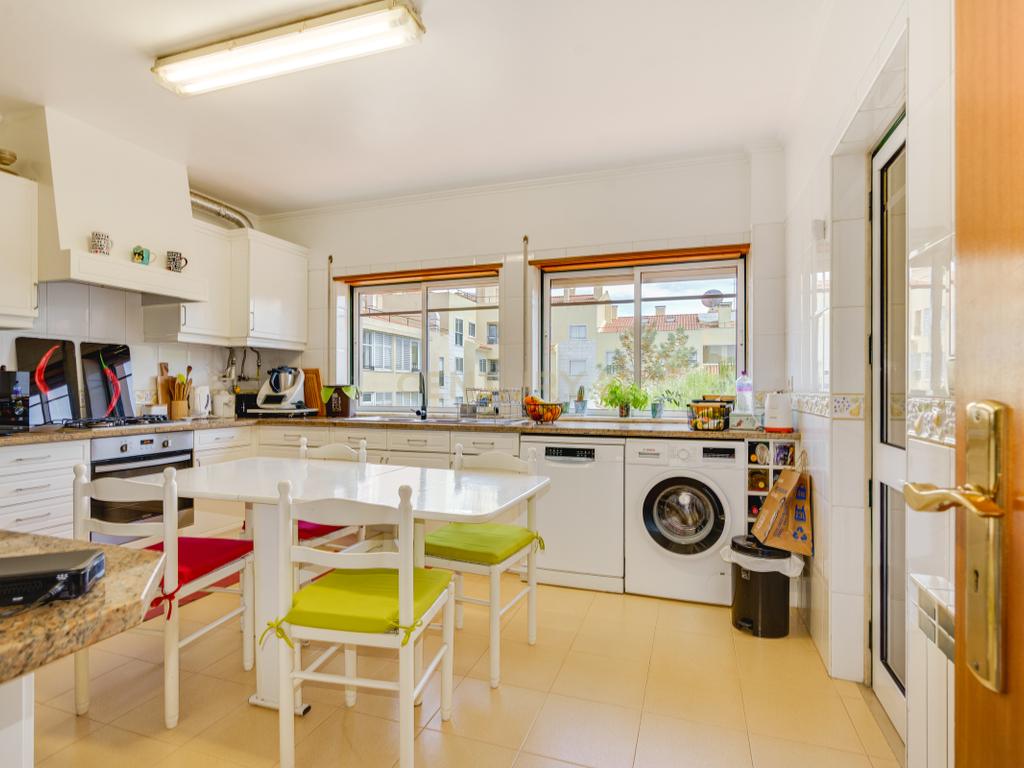 Apartamento T4 | Para Venda | Jardins da Aguilha – São Domingos de Rana | 3º Andar com elevador| 190m² | Garagem | Cascais - Image 13