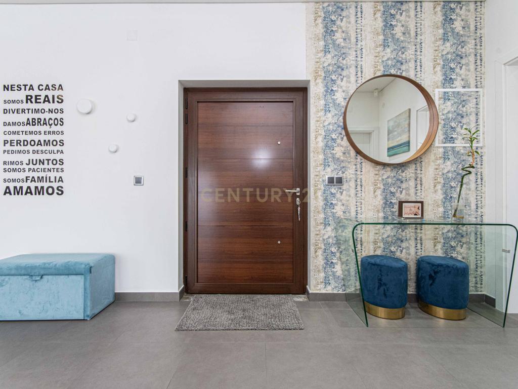 Moradia Térrea T4 no Montijo — Isolada, Moderna e com Piscina - Image 2