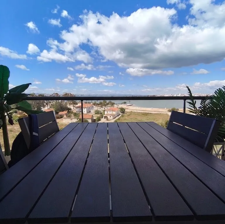 Fantástico T3, dois lugares de parqueamento e arrecadação - River Terraces, Seixal - Image 18