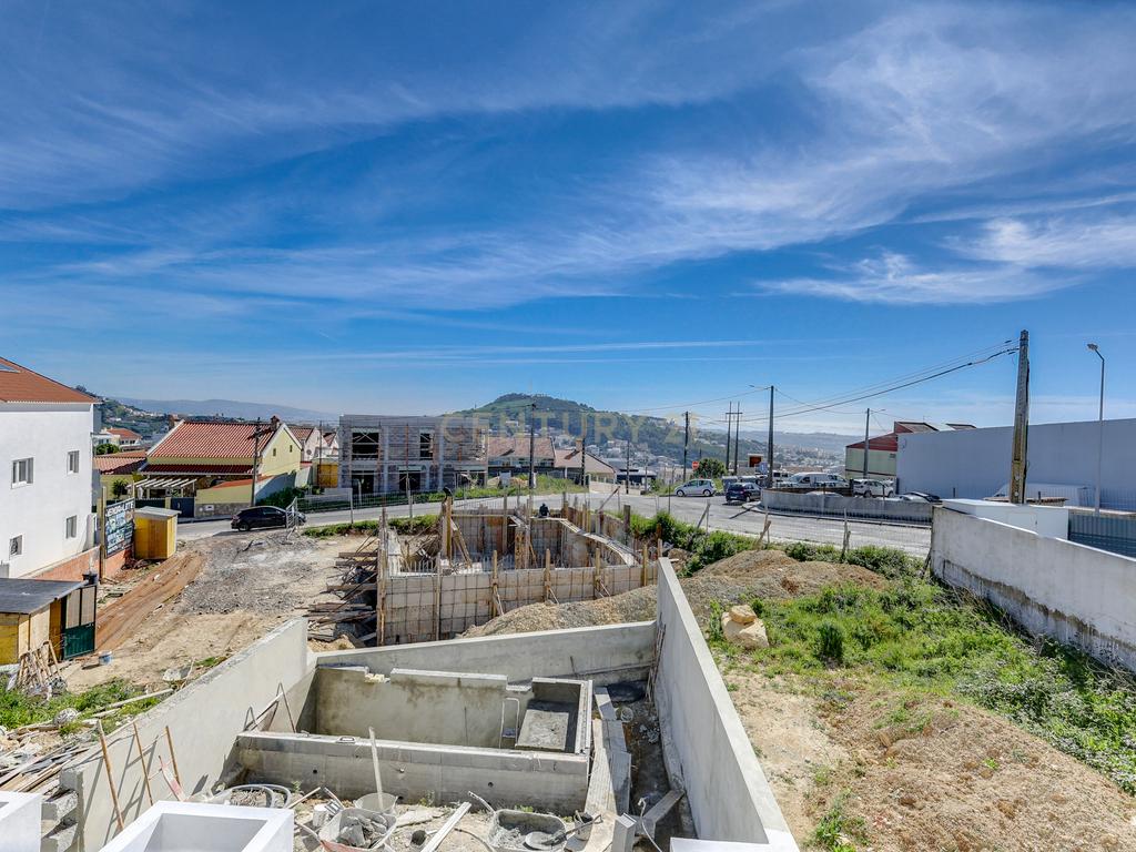 Moradia T4 com piscina em Caneças - Image 44