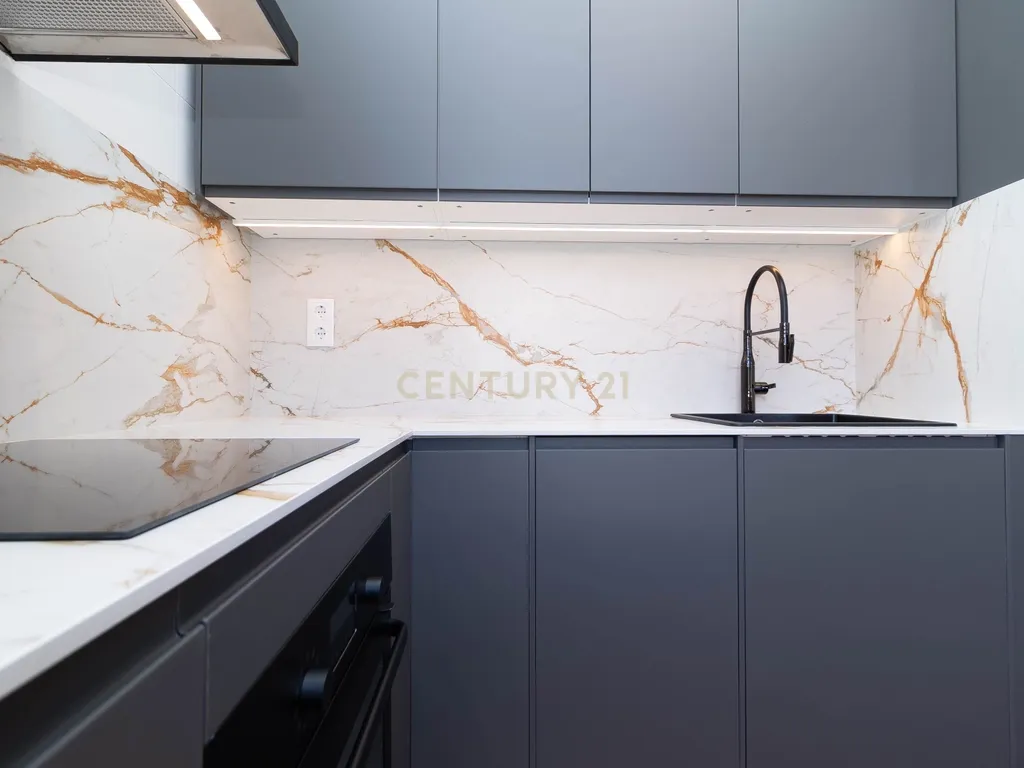 Apartamento T3 transformado em t2, totalmente remodelado - coração de Lisboa - Image 3