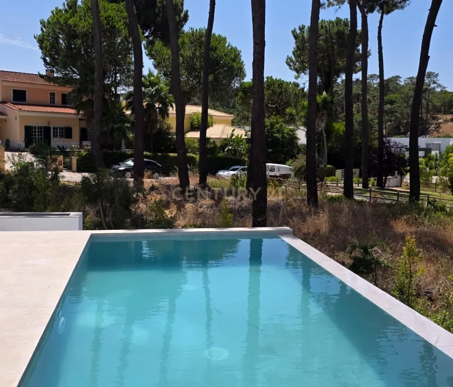 Moradia T4 Premium | Herdade da Aroeira | Piscina | Lote de 1.003 m² - Image 9