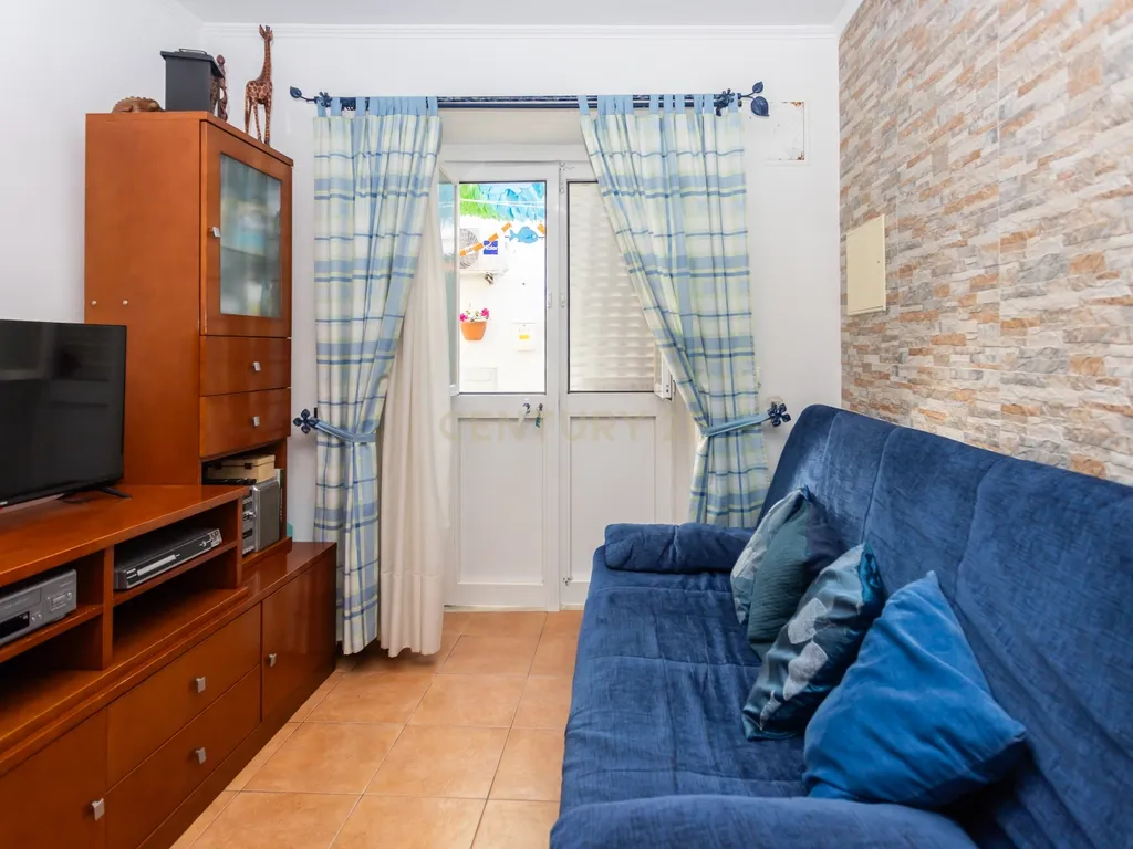 Apartamento T2 no centro de Sesimbra, a poucos passos da praia - Image 6