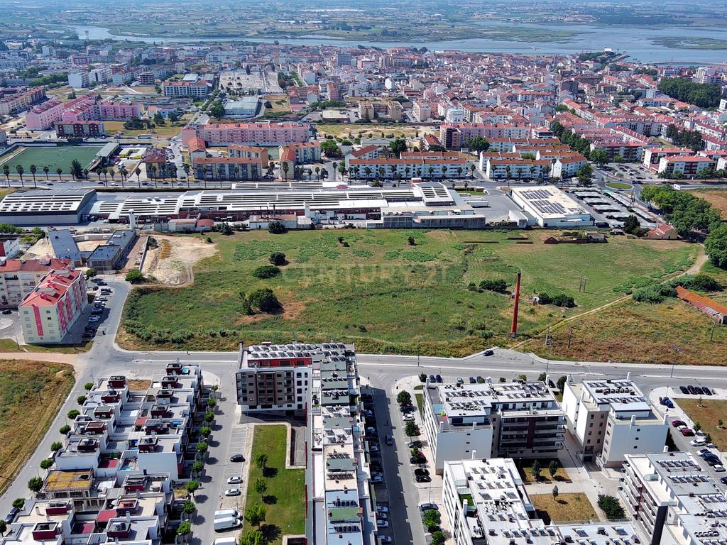 Terreno para construção de 186 fogos de habitação- Montijo  - Image 2