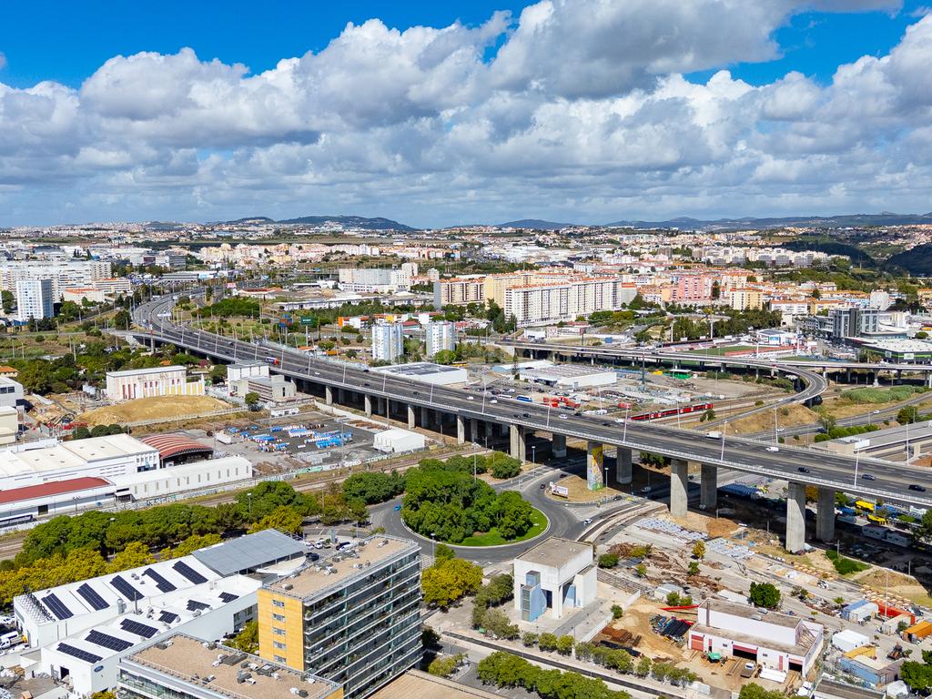 T4 Duplex com Rooftop e Vista Panorâmica sobre o Tejo – Parque das Nações - Image 27