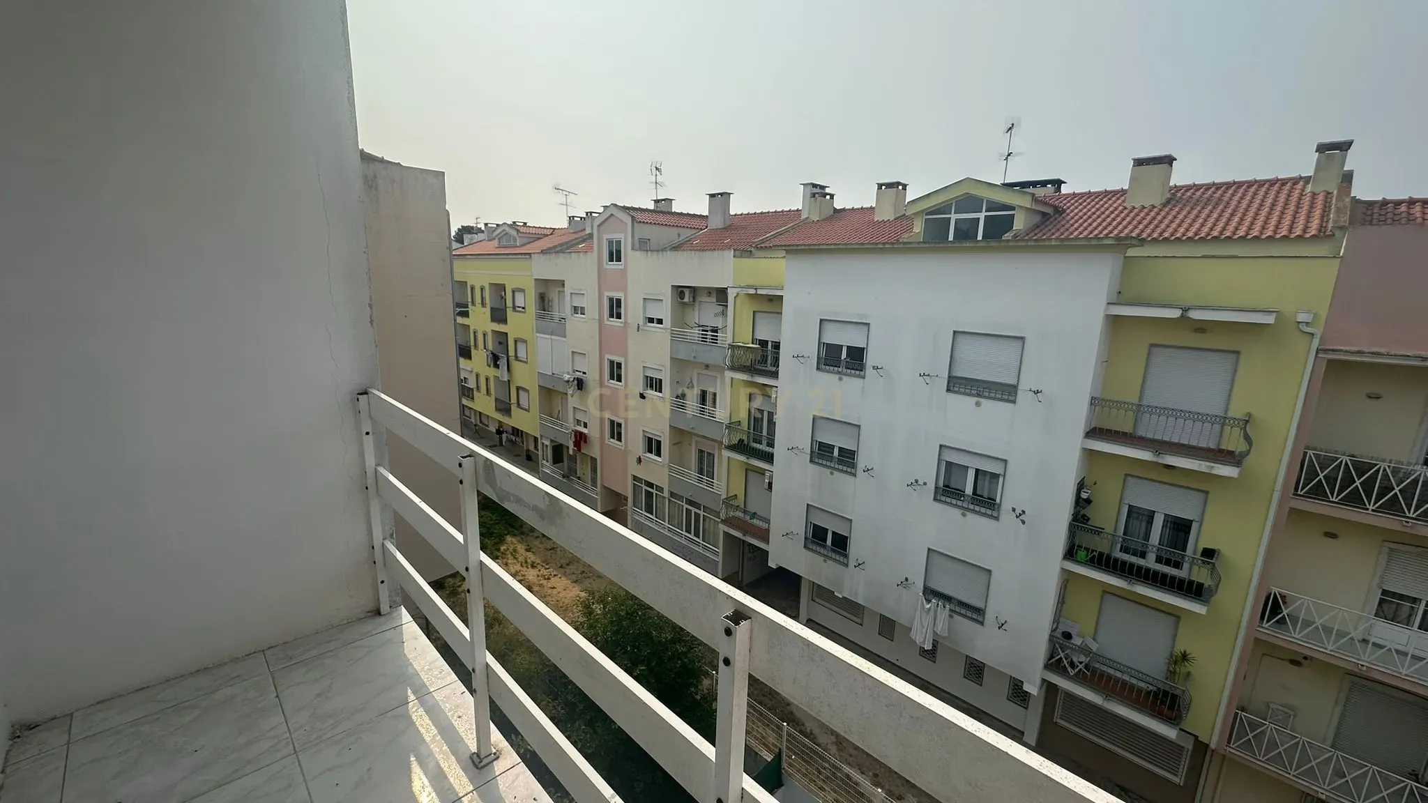 Apartamento T2 com Varanda, na Quinta do Conde - Image 19