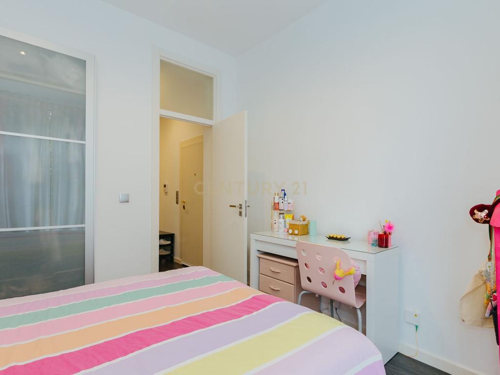 Apartamento Renovado em Avenidas Novas, Lisboa - Image 17