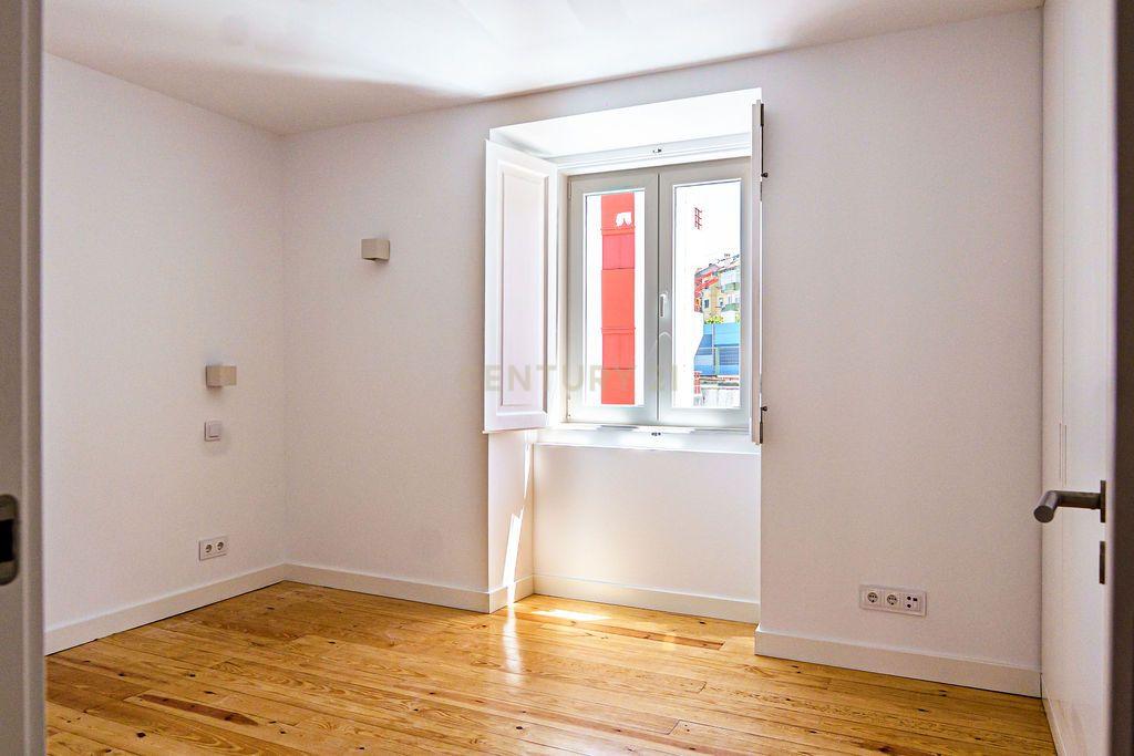Apartamento T3 à venda em Mina de Água, Amadora — foto 23