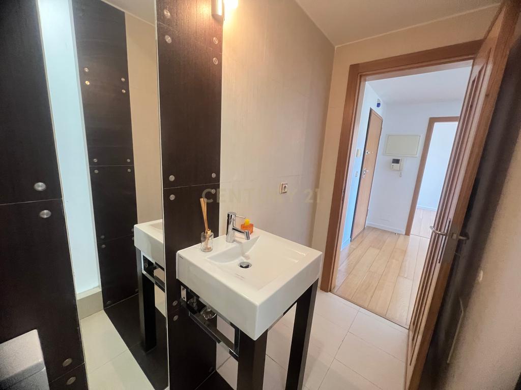 T2 com parqueamento e arrecadação -  Casas do Lago Serra de Carnaxide Amadora - Image 14