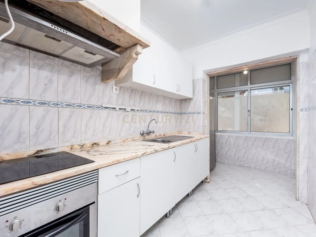 T3 Renovado na Póvoa de Santa Iria - Image 15