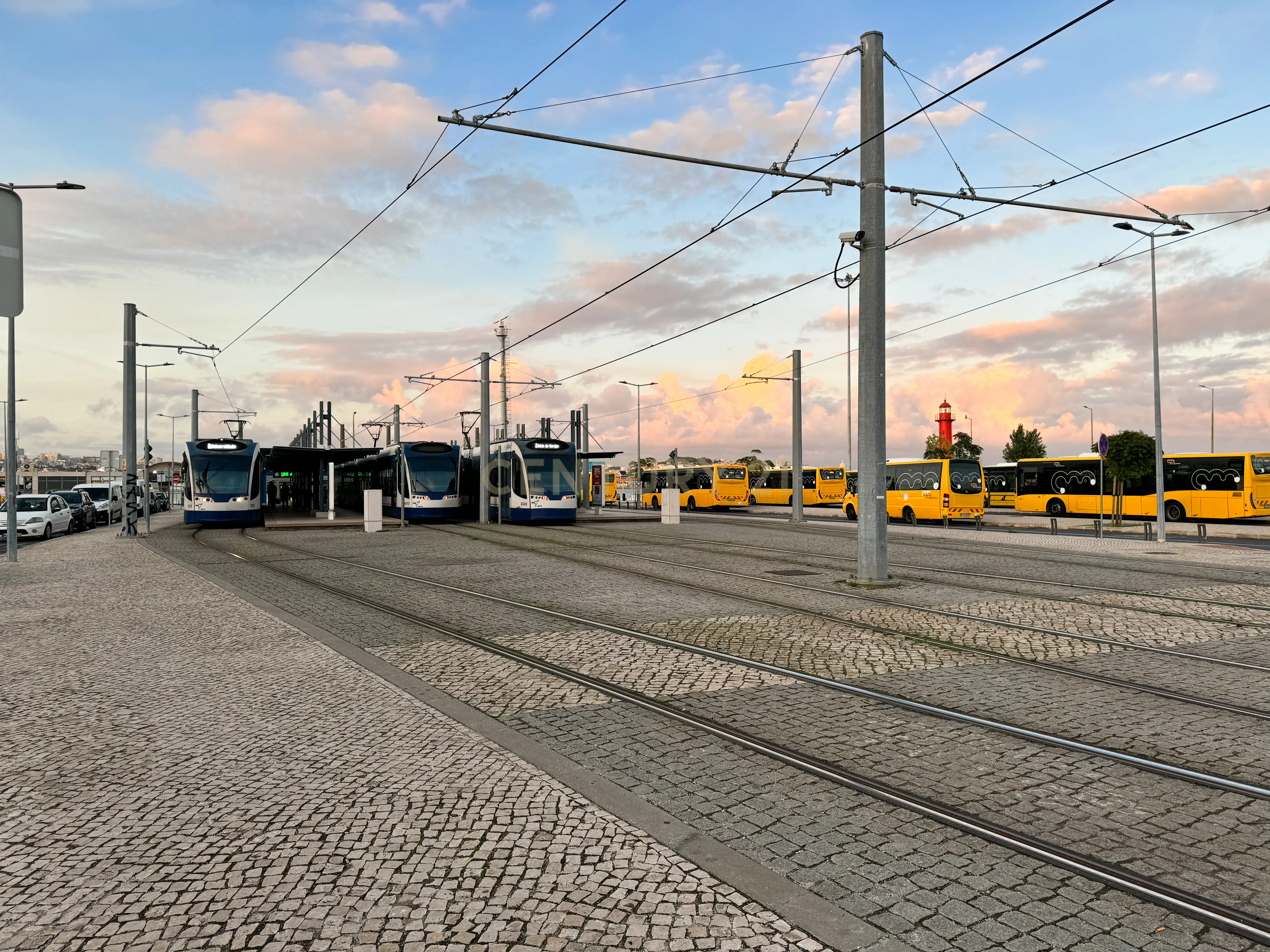 Fotografia 11 de T1 para investimento na zona histórica de Almada Velha