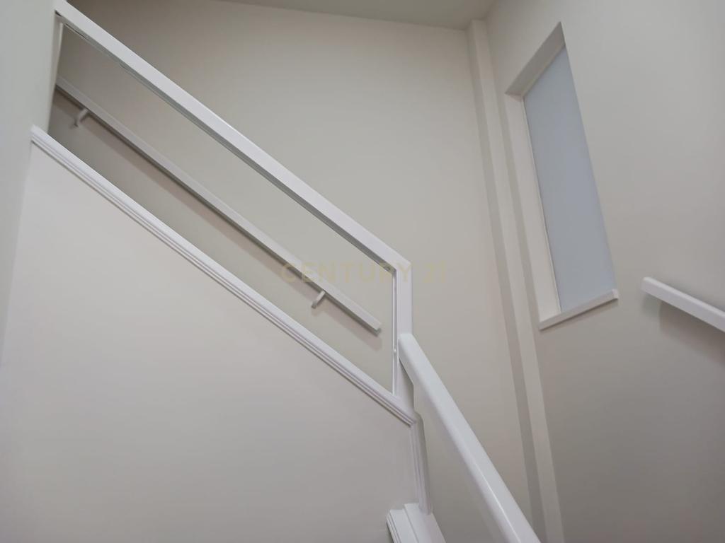 Arrenda-se Apartamento T2 no Porto – Localização Privilegiada com Garagem Fechada - Image 4