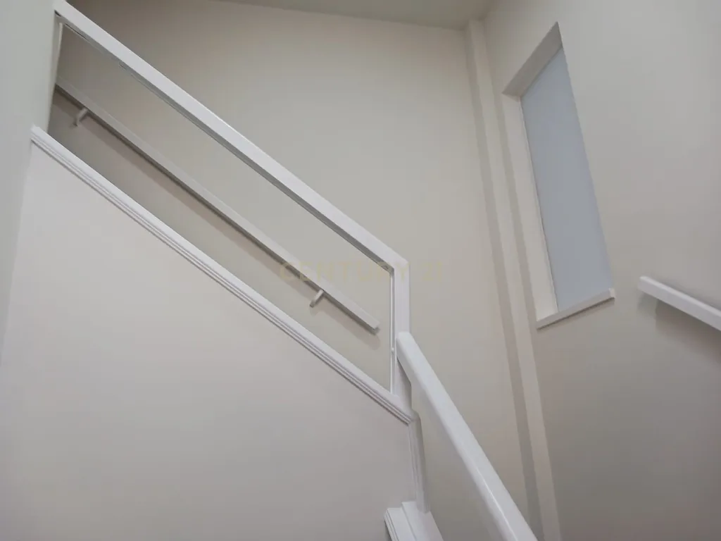Arrenda-se Apartamento T2 no Porto – Localização Privilegiada com Garagem Fechada - Image 4