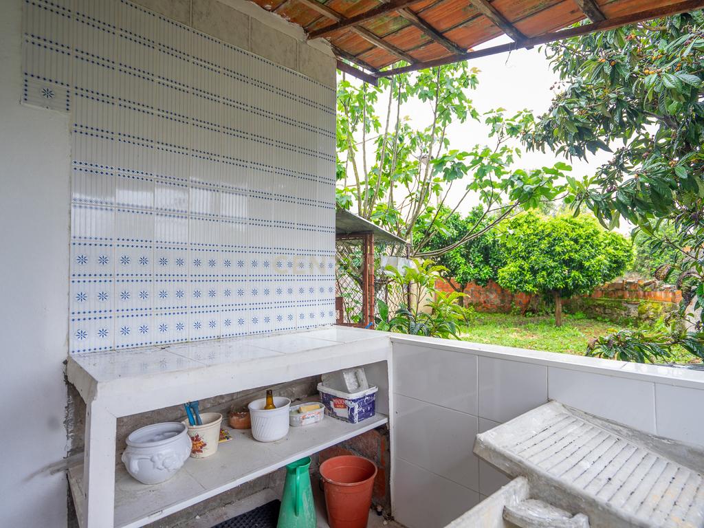 Moradia T3 com jardim na Granja do Ulmeiro junto às escolas e serviços - Image 33