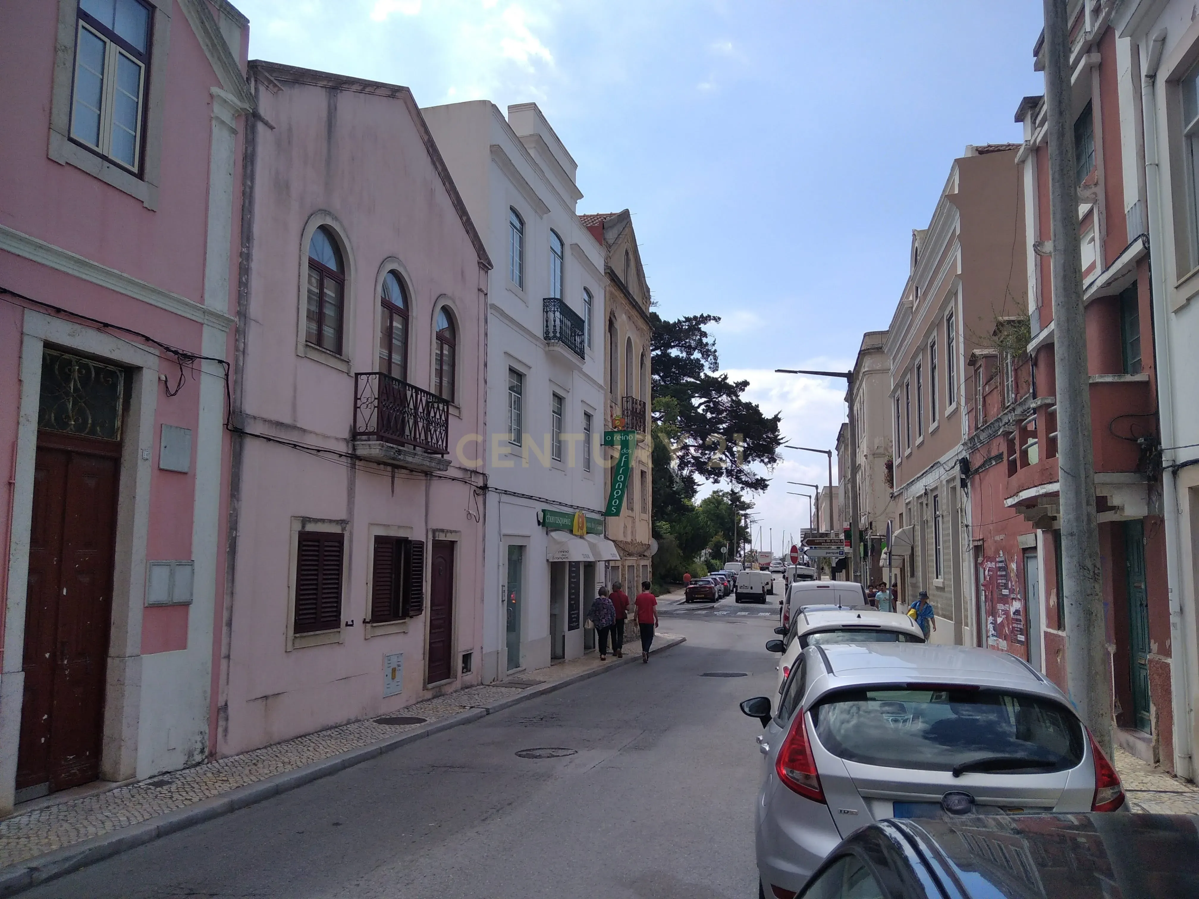 Moradia Geminada no Centro da Figueira da Foz - Image 3