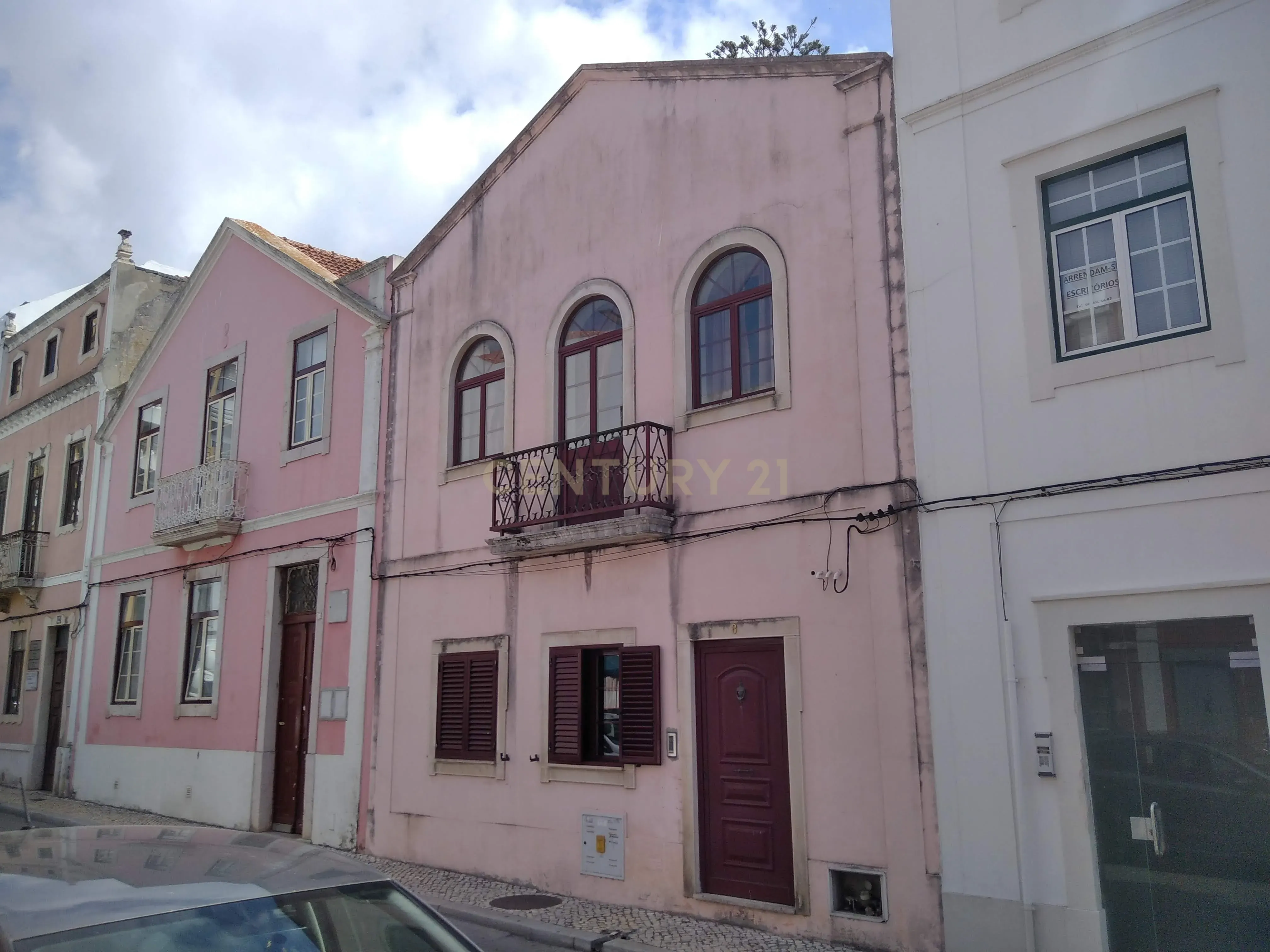 Moradia Geminada no Centro da Figueira da Foz - Image 2
