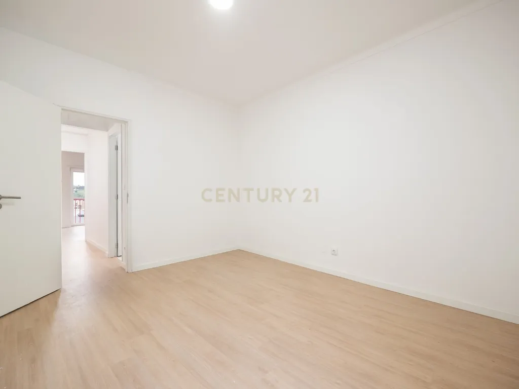 Apartamento para venda na rua de aveiro - 3 Quartos e 3 WC - Image 13