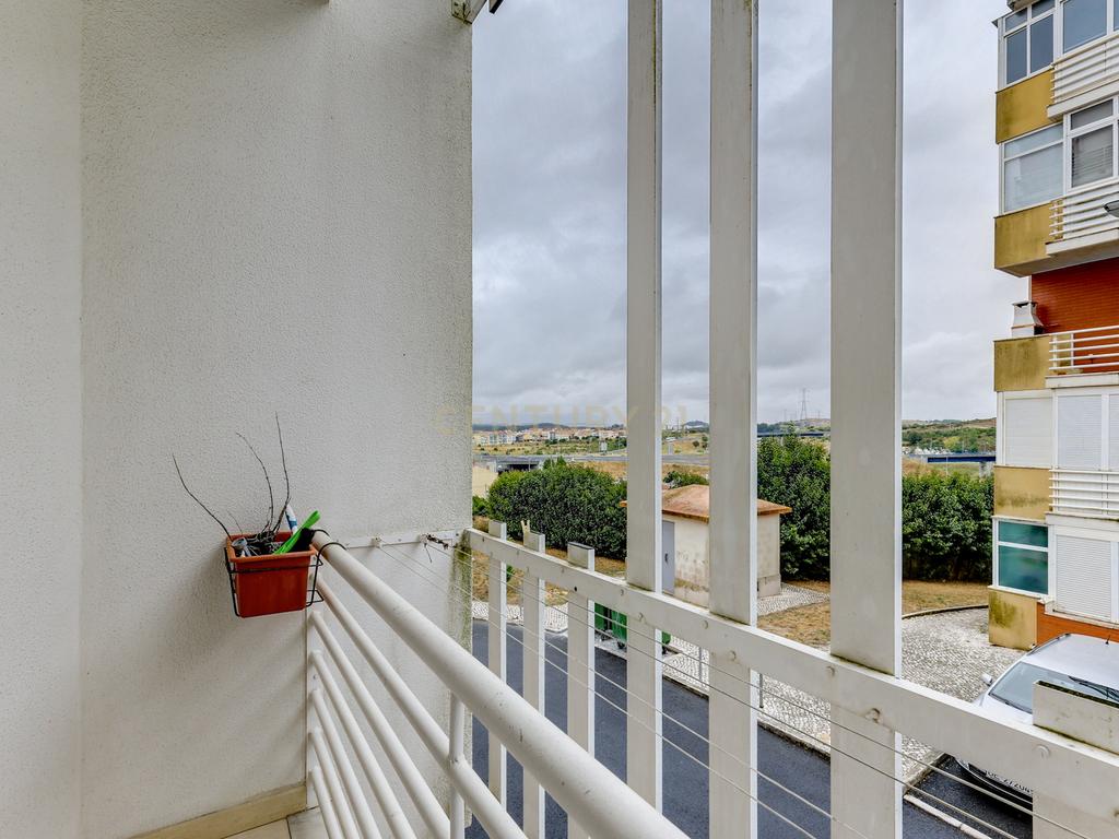 Apartamento T2 C/Elevador em Belas                                                                                                                                                              - Image 4