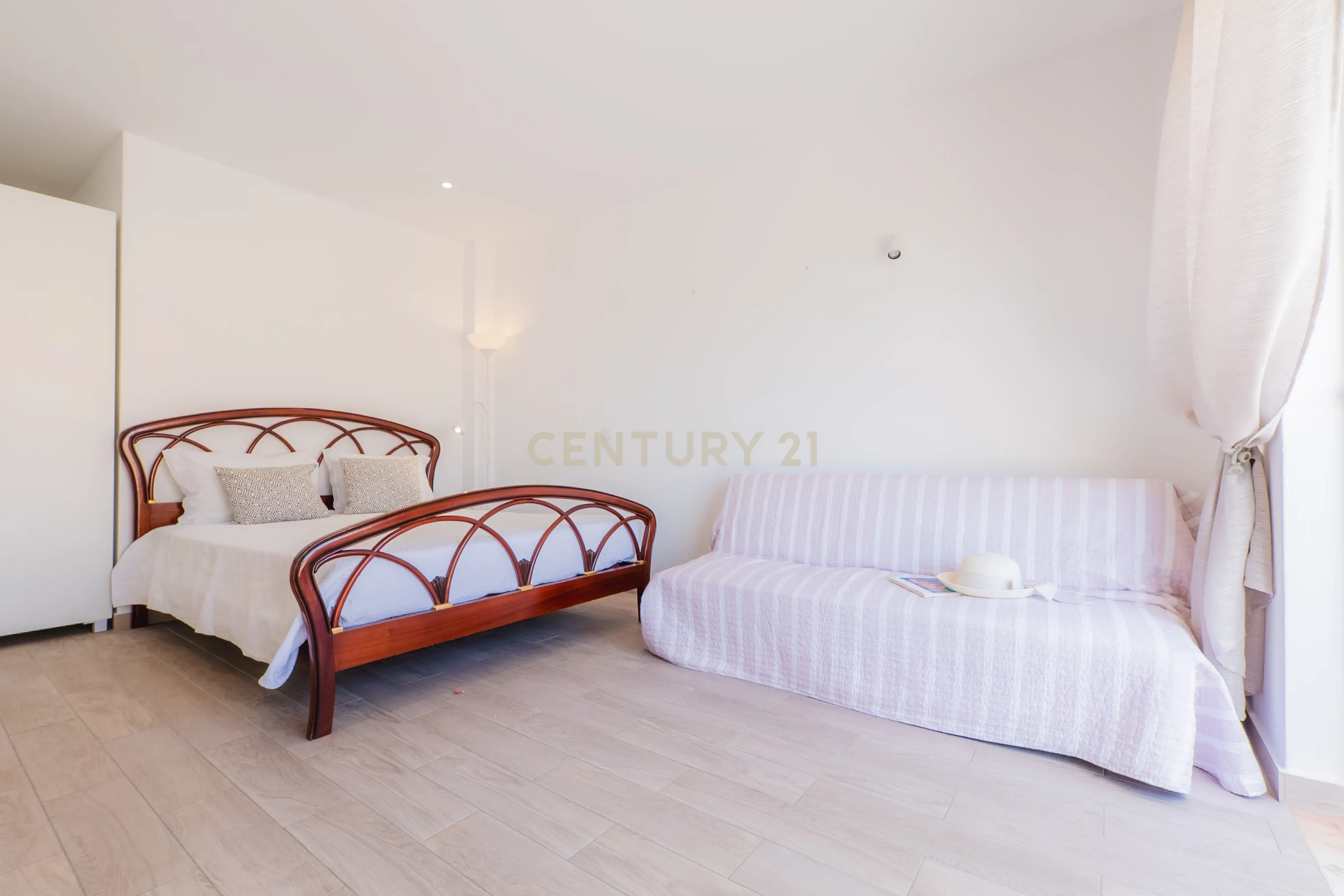 Fotografia 9 de Apartamento renovado com Piscina, Garagem, com varandas, perto da praia em Alvor