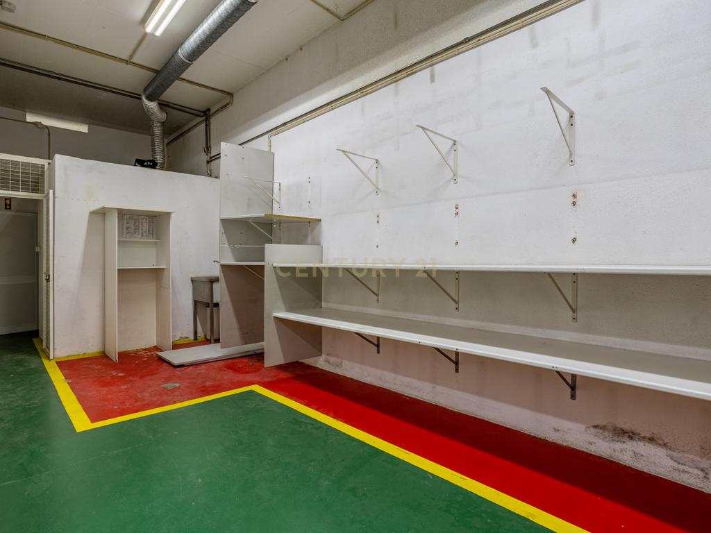 Edifício Comercial em Carnaxide - 5 Pisos - Image 33