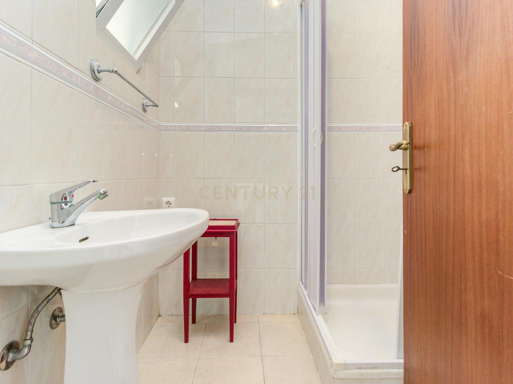 Moradia Isolada T3 com 2480m2 de terreno, poço e com anexos - Image 41